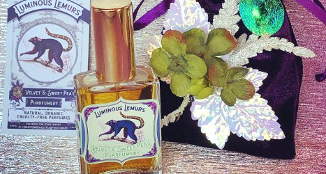 Velvet & Sweet Pea Luminous Lemurs ~ perfume review